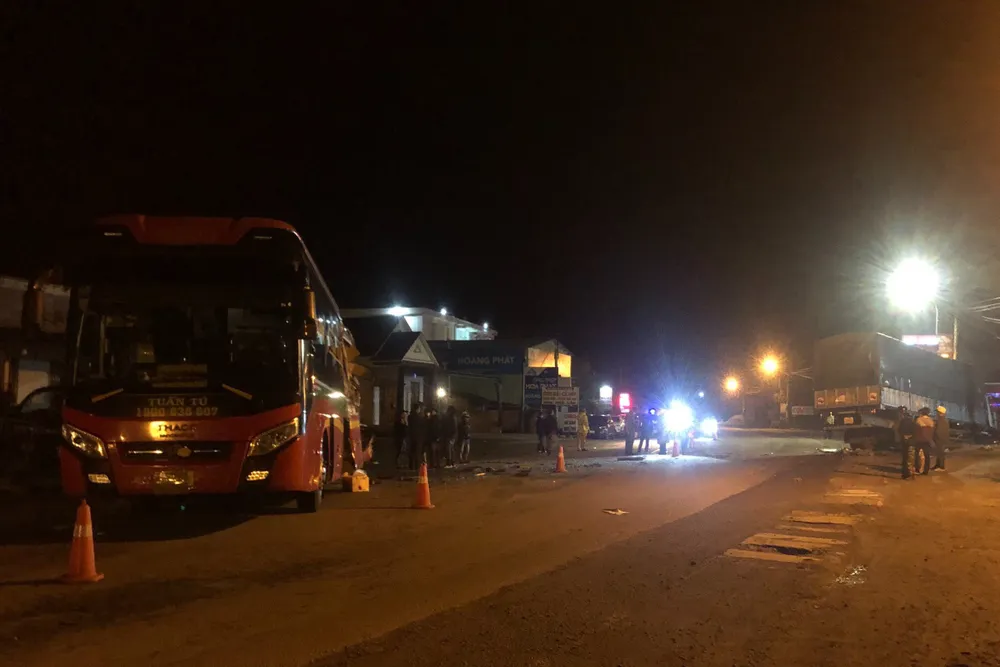 Hiện trường vụ tai nạn khiến bốn người thương vong.