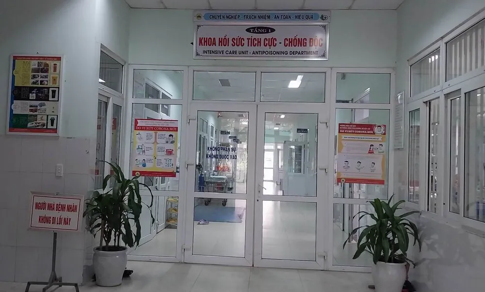 Các bệnh nhân được chuyển đến Trung tâm Y tế huyện Phước Sơn điều trị khi có triệu chứng. Ảnh: TN Các bệnh nhân được chuyển đến Trung tâm Y tế huyện Phước Sơn điều trị khi có triệu chứng. Ảnh: TN