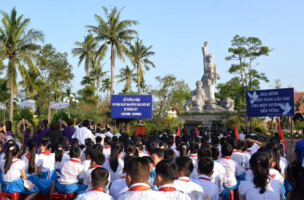 Quang cảnh lễ tưởng niệm. Ảnh: NT