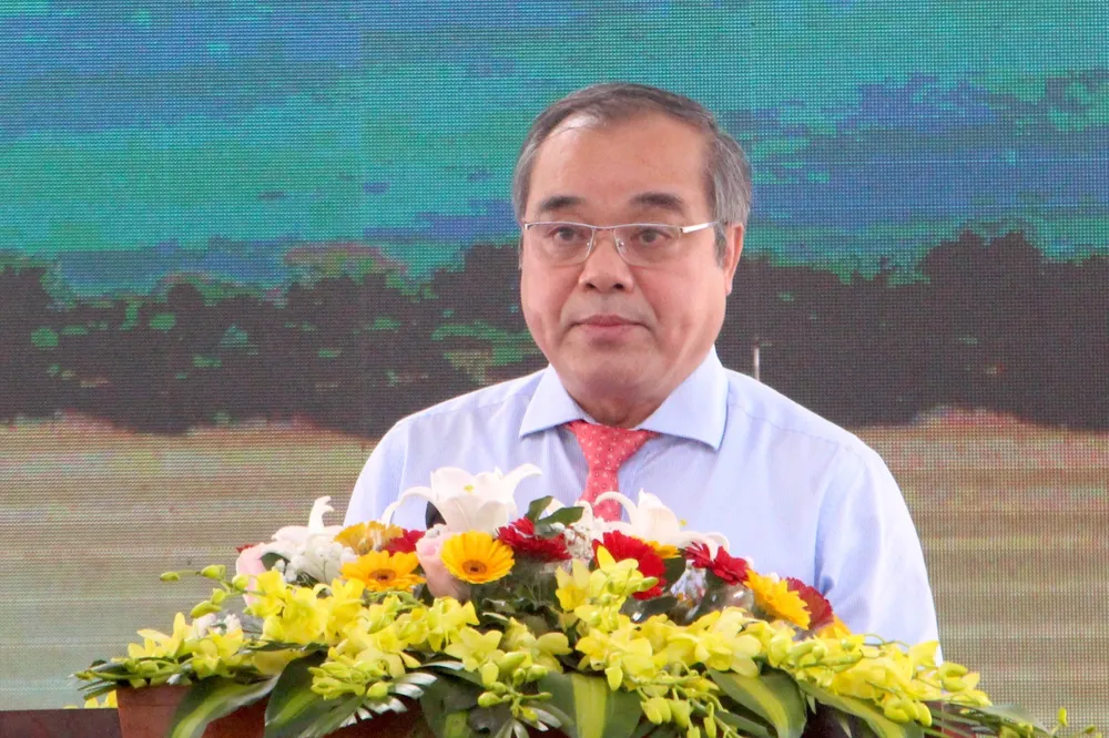 Phó Chủ tịch Thường trực UBND tỉnh Quảng Ngãi Trần Hoàng Tuấn phát biểu tại buổi lễ.