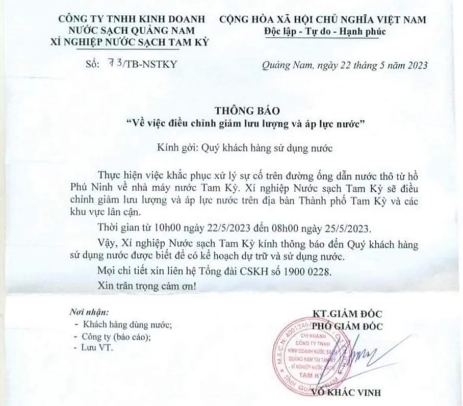 Thông báo của Xí nghiệp nước Tam Kỳ. Ảnh: TN