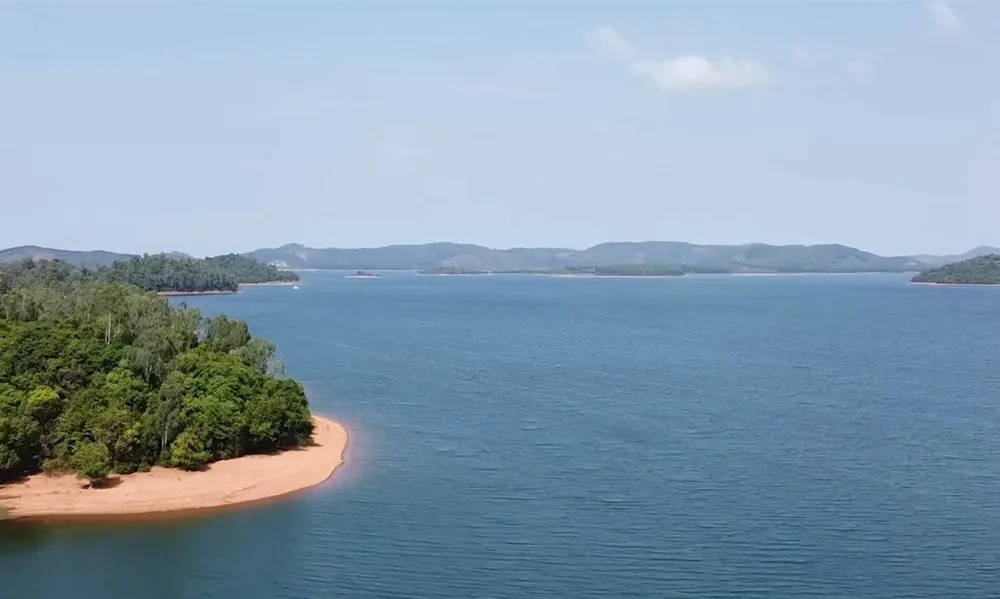 Hồ Phú Ninh khai thác du lịch chưa xứng tầm. Ảnh: TN