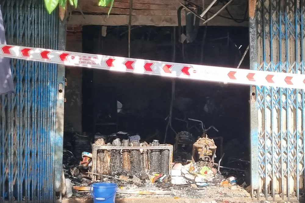 Toàn bộ vật dụng, tài sản trong nhà bị thiêu rụi. Ảnh: TN Toàn bộ vật dụng, tài sản trong nhà bị thiêu rụi. Ảnh: TN