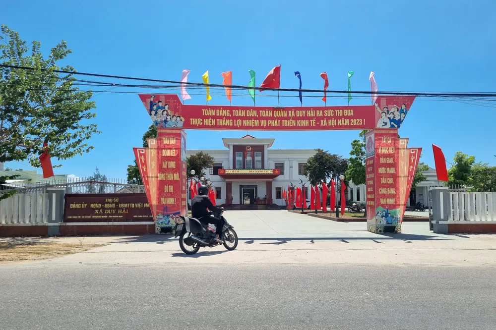 Chủ tịch UBND xã Duy Hải Nguyễn Văn Thống bị khởi tố để điều tra về tội giả mạo trong công tác. Ảnh: TN