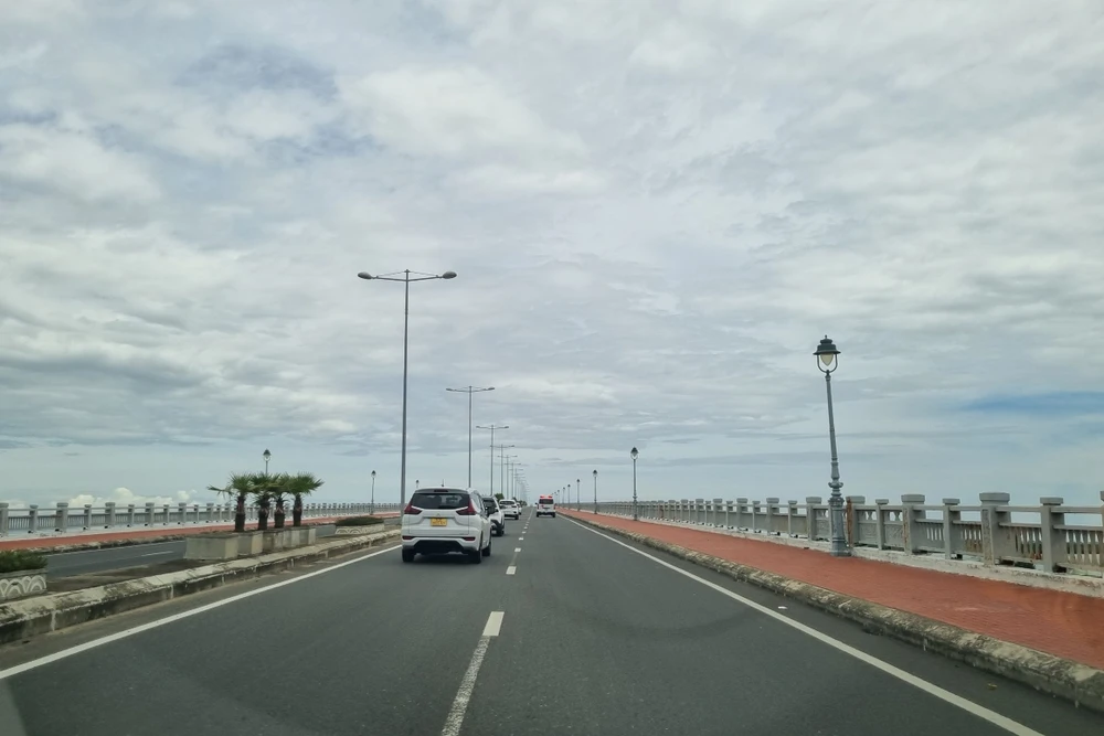 Chỉ trong một ngày, ba người nhảy cầu Cửa Đại. Ảnh: TN