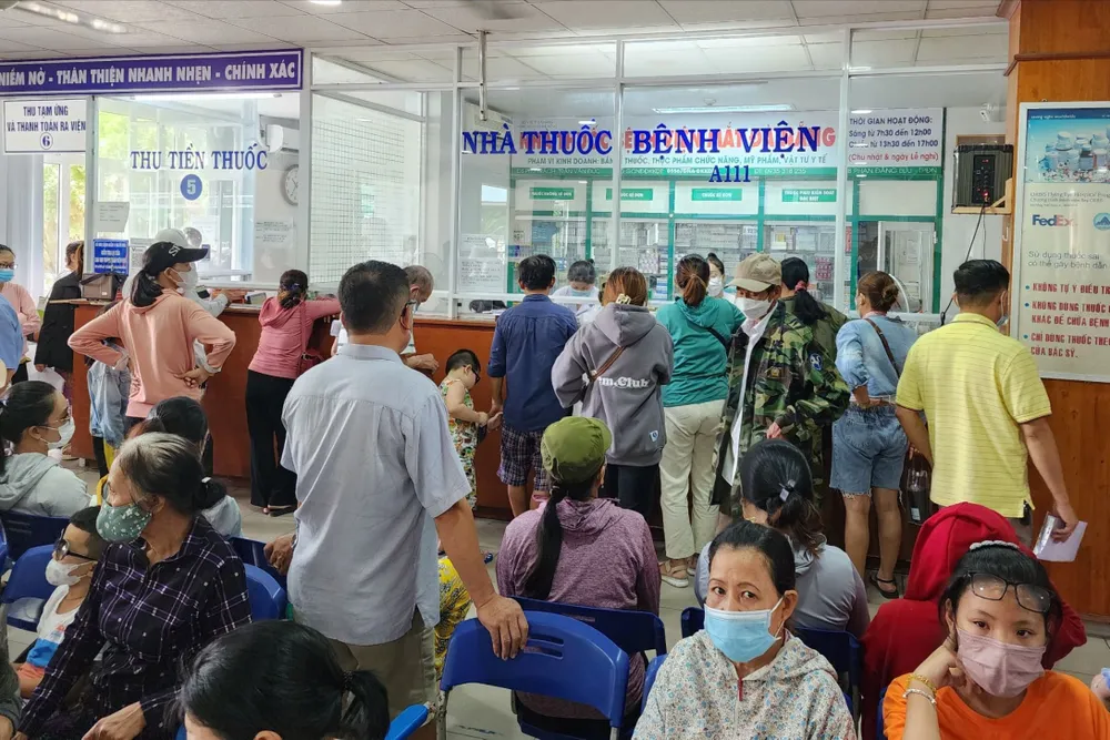 Tính từ đầu tháng 9-2023, tỉnh Quảng Nam ghi nhận gần 42.000 ca bệnh đau mắt đỏ. Ảnh: MT dau-mat-do.jpg