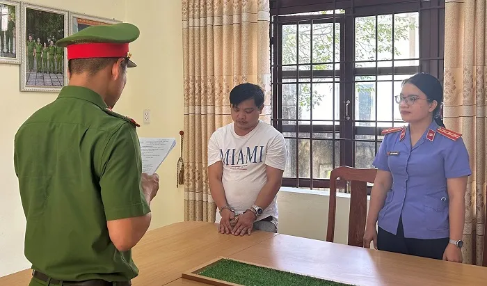 Trí tự nhận có khả năng làm sổ đỏ để chiếm đoạt tiền của bị hại