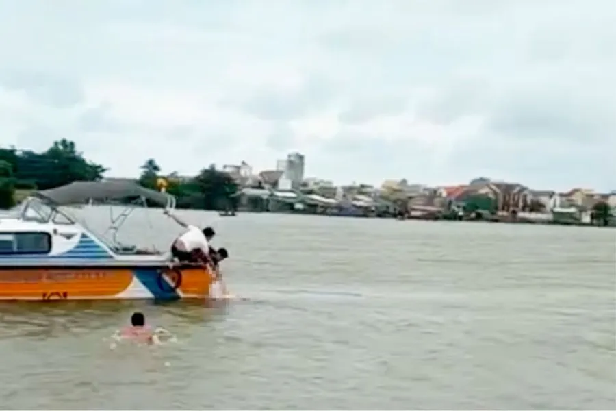 Hai nữ sinh lớp 7 đuối nước tử vong