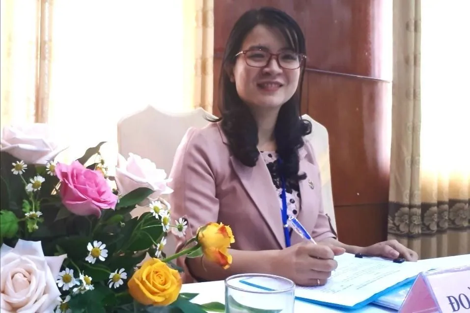 Tân Phó Giám đốc Sở Thông tin và Truyền thông tỉnh Quảng Ngãi Huỳnh Thị Thu Thuỷ. Ảnh: TN Bà Huỳnh Thị Thu Thuỷ được bổ nhiệm giữ chức Phó Giám đốc Sở Thông tin và Truyền thông tỉnh Quảng Ngãi.