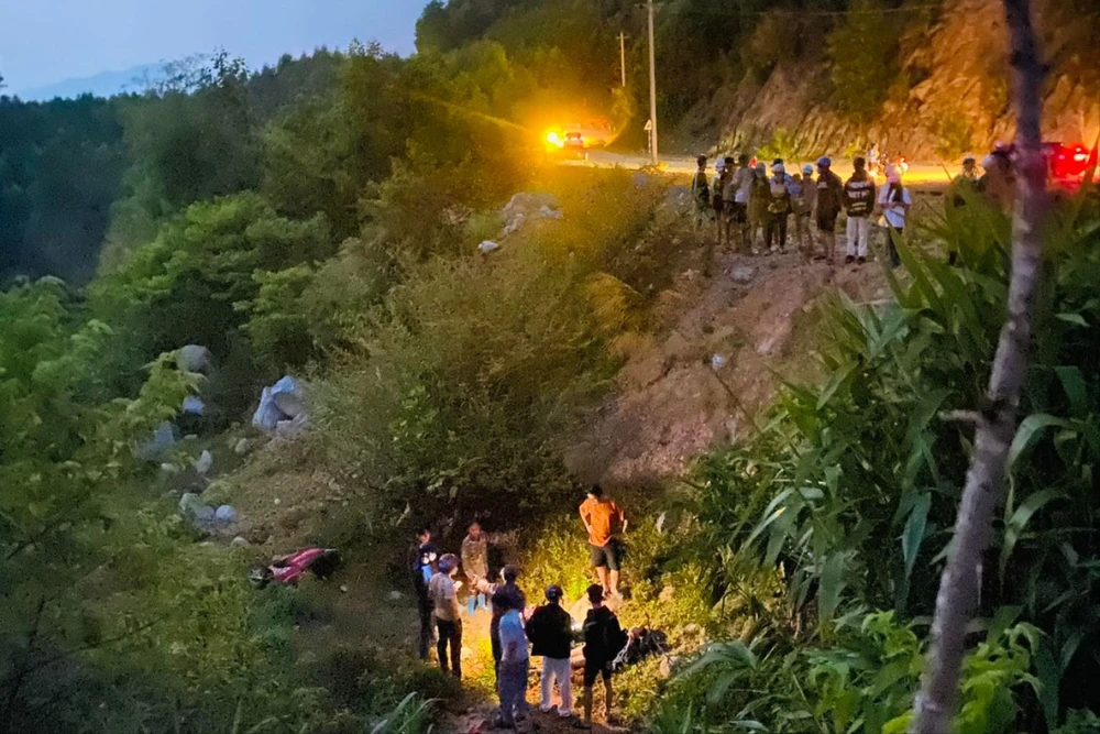 Hai cô gái gặp nạn khi đi "săn mây". Ảnh: TN 2 cô gái gặp nạn rơi xuống vực khi đi cà phê 'săn mây'