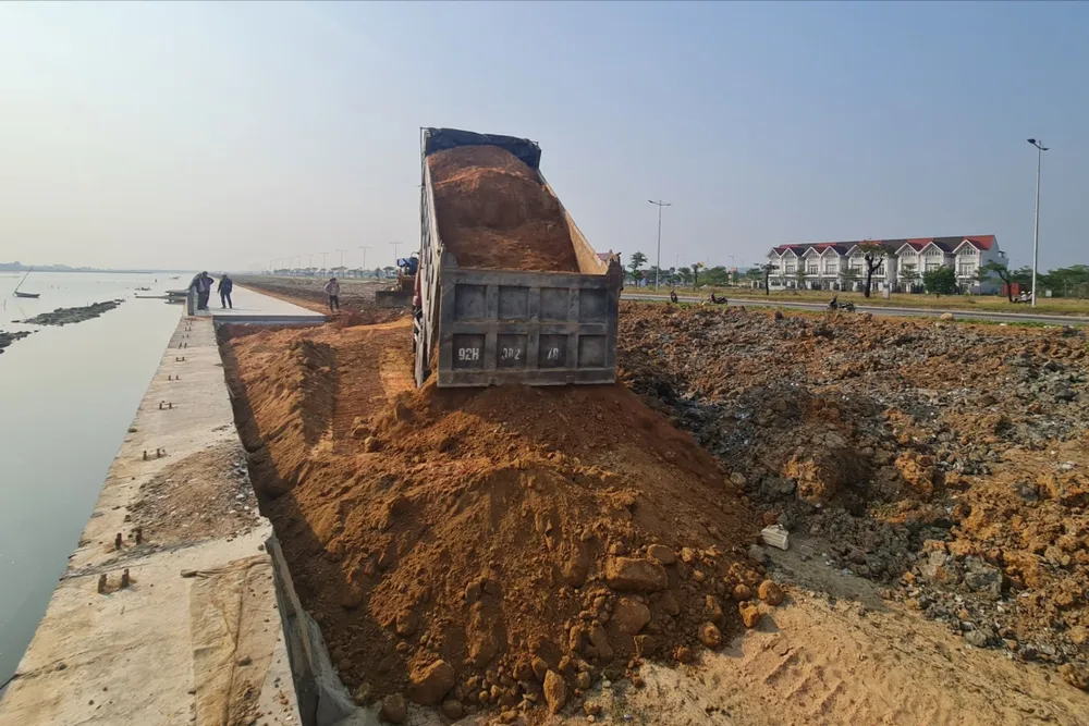 Công ty 873 tiếp tục "cam kết" sẽ hoàn thành dự án đúng tiến độ? Ảnh: TN toi-hau-thu-cua-ban-giao-thong-quang-nam-1.jpeg