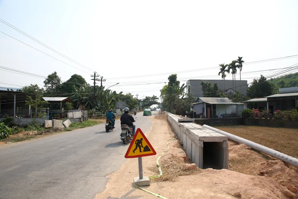 Ngoài ra, Tập đoàn Thuận An thi công kết cấu móng mặt đường. Ảnh: TN du-an-tap-doan-thuan-an-o-Quang-Nam-10.jpeg