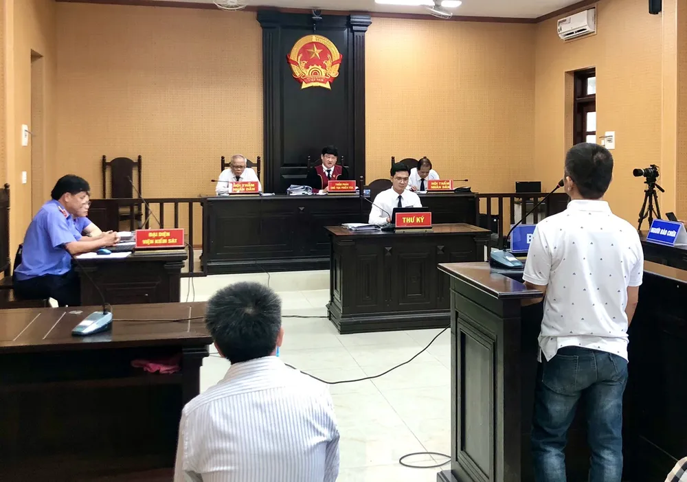 Cựu Giám đốc Trung tâm Pháp y tỉnh Quảng Ngãi Phạm Ngọc Phượng lãnh án tù vì làm giả kết luận giám định. Ảnh: TN giam-doc-trung-tam-phap-y-3.jpeg