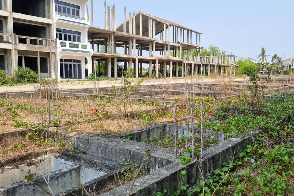 Nhiều khối nhà trong khu đô thị xanh Home Land Paradise Village mới chỉ làm xong phần móng. Ảnh: TN Du-an-khu-do-thi-xanh-Home-Land-Paradise-Village-6.jpeg