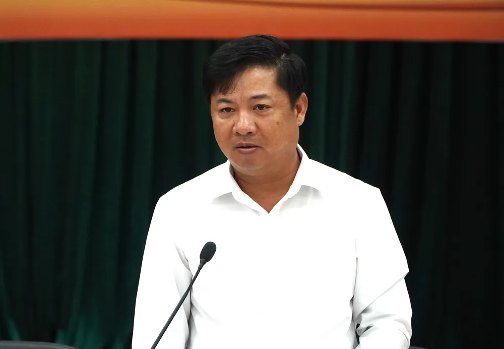 Bí thư Tỉnh ủy Quảng Nam Lương Nguyễn Minh Triết thống nhất tới 31-8 nếu không hoàn thành thủ tục triển khai các dự án sẽ giao cơ quan chức năng xử lý theo hướng hình sự. Ảnh: TN bach-dat-an-doi-thoai-2.JPG