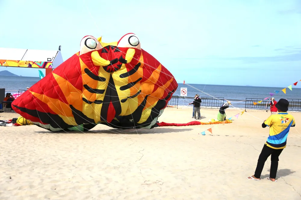 Một con diều khổng lồ tại lễ hội. Ảnh: TN le-hoi-dieu-quoc-te-11.jpeg