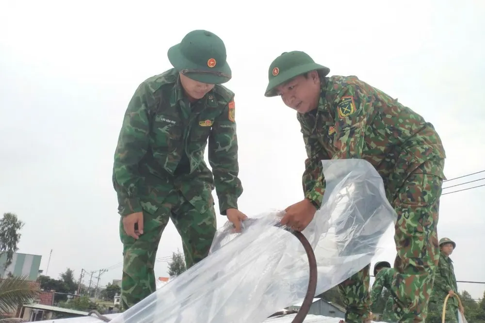 bo-doi-giup-dan-chang-nha-chong-bao-Tra-mi-8.jpeg