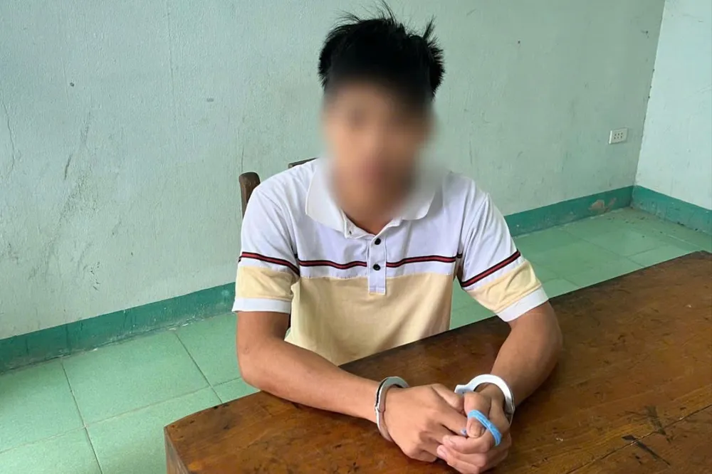 Hiếp dâm bất thành, gã đồi bại tấn công nạn nhân bằng dao