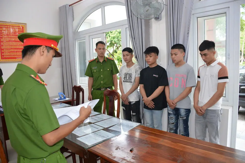 Khởi tố nhóm thanh niên 'đại náo' phố Tam Kỳ