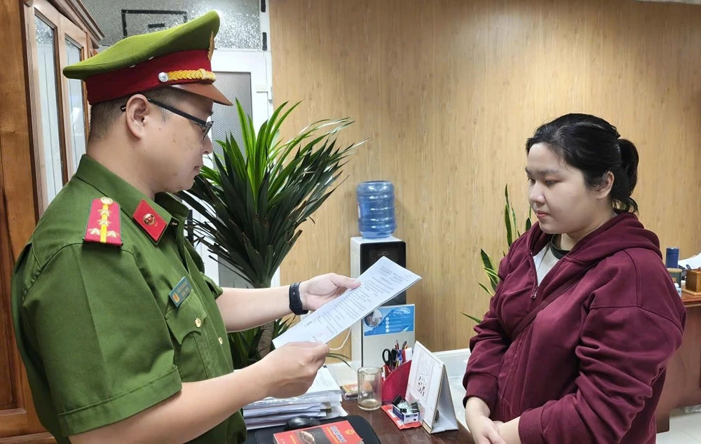 Cựu nhân viên ngân hàng chạy nợ của nhiều người. Ảnh: CA