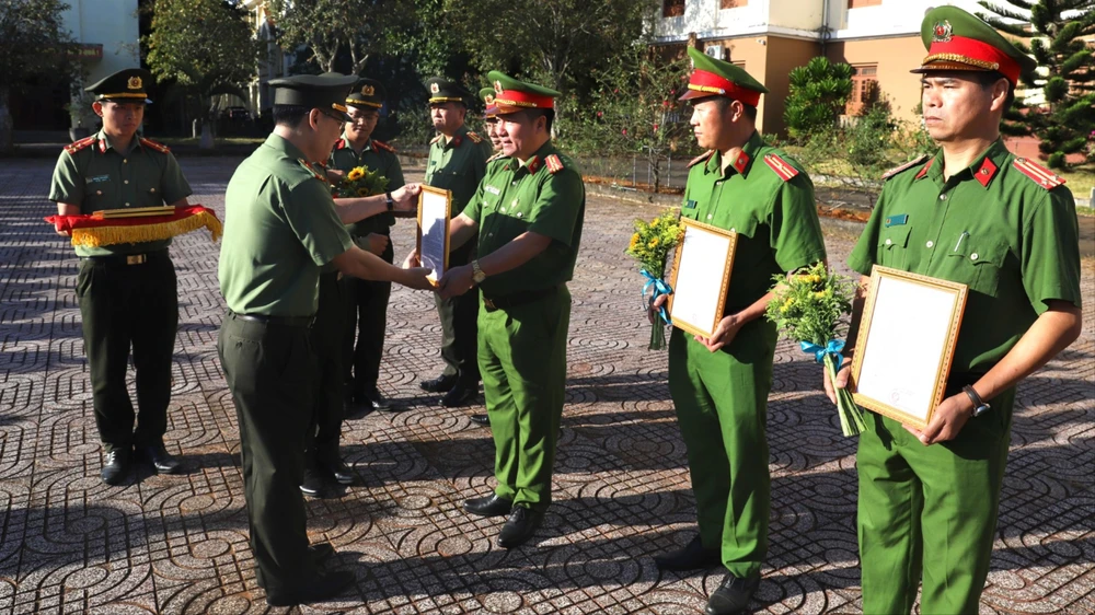 bộ công an khen thưởng công an tỉnh đắk nông