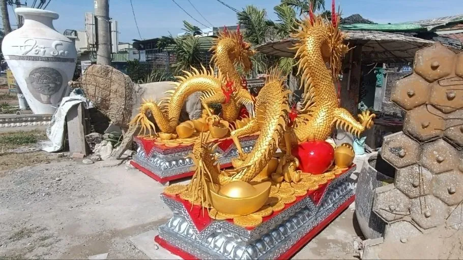 linh vật rồng.jpg