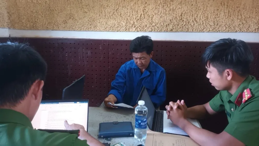 Bị can Hoàng tại cơ quan công an. Ảnh: M.Q bị can.jpg