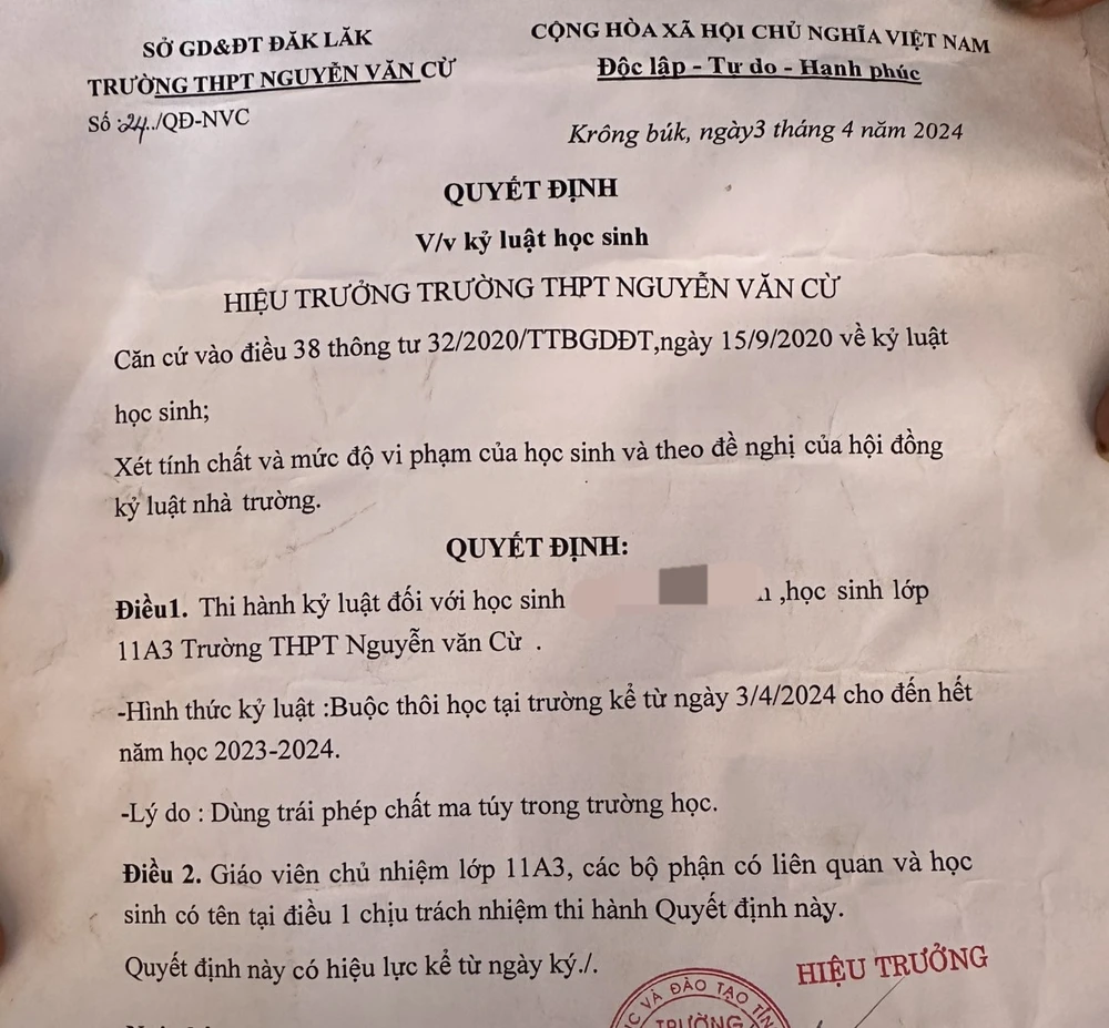 Em T - một trong hai em học sinh bị buộc thôi học vì "sử dụng ma túy" dù có kết quả xét nghiệm âm tính với chất ma túy. Ảnh: B.T học sinh 1.jpg