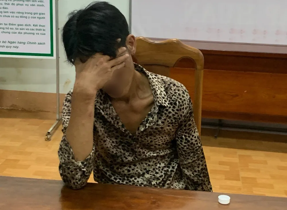 Ông Đ tại công an. Ảnh: C.A ma túy 2.jpg