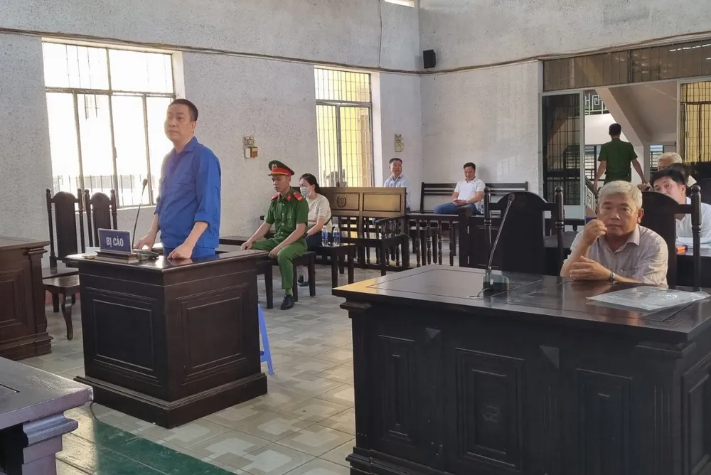 Bị cáo Đức kêu oan nhưng bị điều tra thêm tội danh, tuyên án nặng gấp ba lần. Ảnh: T.T kháng cáo kêu oan.jpg