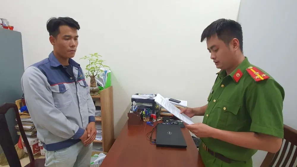 Công bố các quyết định tố tụng đối với Đồng Hữu Long. Ảnh: S.Đ xe chở bê tông 3.jpg