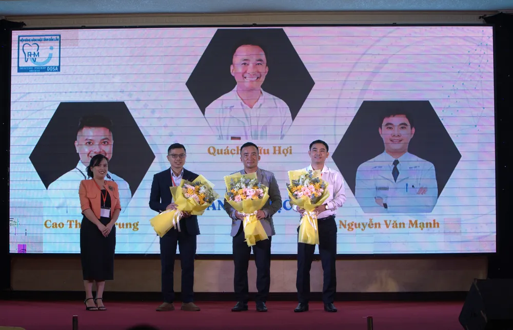 Ban Chủ tịch Hội răng hàm mặt tỉnh Đắk Lắk ra mắt tại đại hội răng hàm mặt.jpg