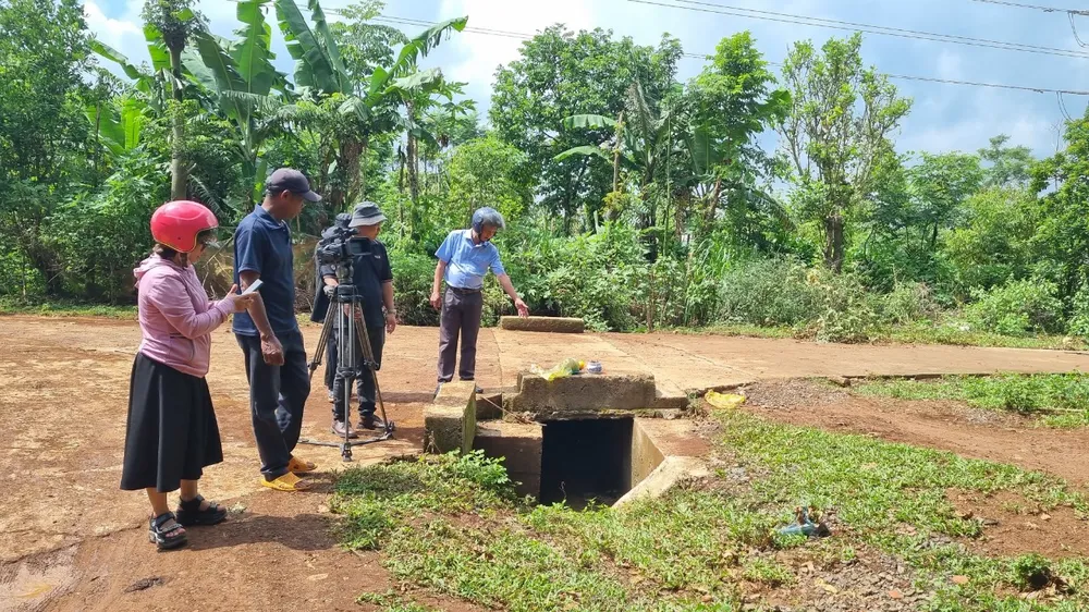 Nơi bà H'Mươn tử vong do nước lũ. Ảnh: TIẾN THOẠI hệ thống thoát nước 3.jpg