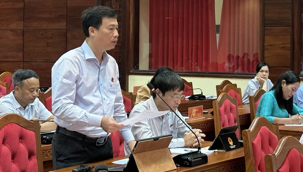 Trần Hồng Tiến, Bí thư Huyện ủy Krông Pắk phát biểu ý kiến tại kỳ họp. Ảnh: K.N HĐND tỉnh Đắk Lắk.jpg