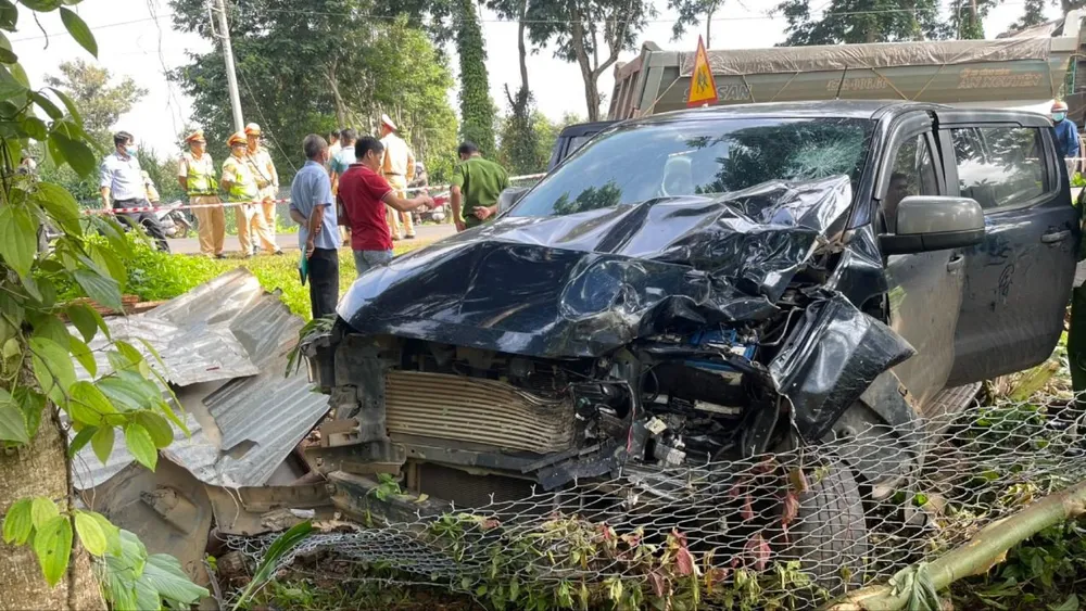 ô tô vượt ẩu 2.jpg