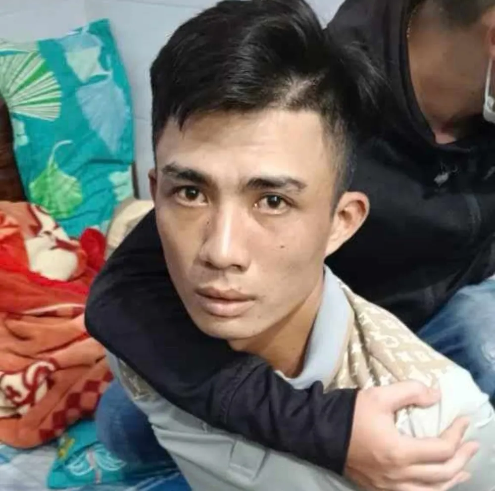 Nguyễn Văn Sự khi bị công an bắt giữ. Ảnh: N.H cướp giật tài sản.jpg