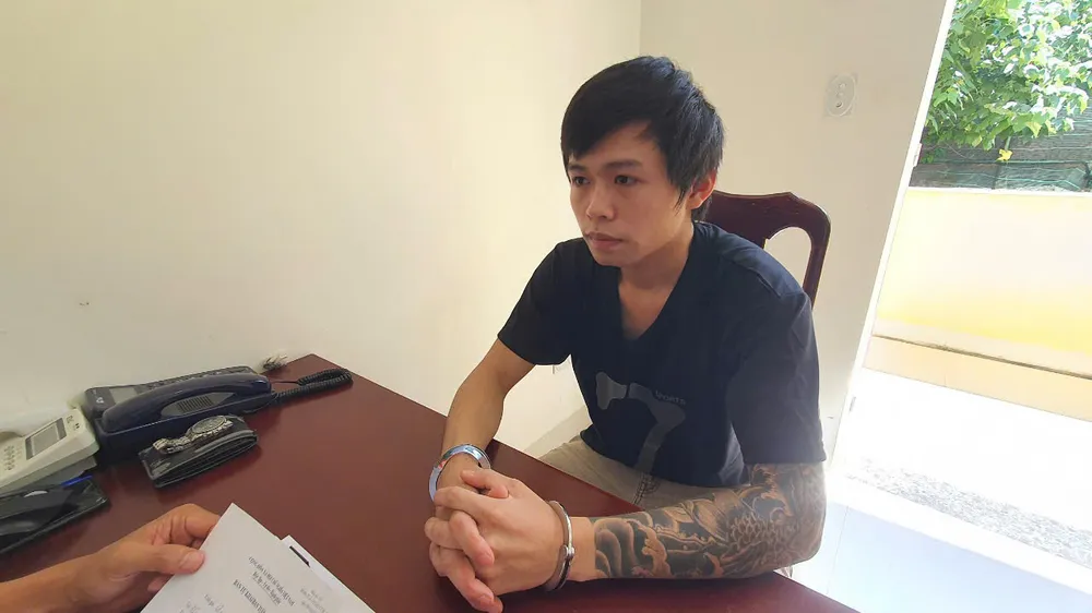 Đào Quang Duy tại cơ quan công an. Ảnh: S.Đ từ chối nói chuyện.jpg