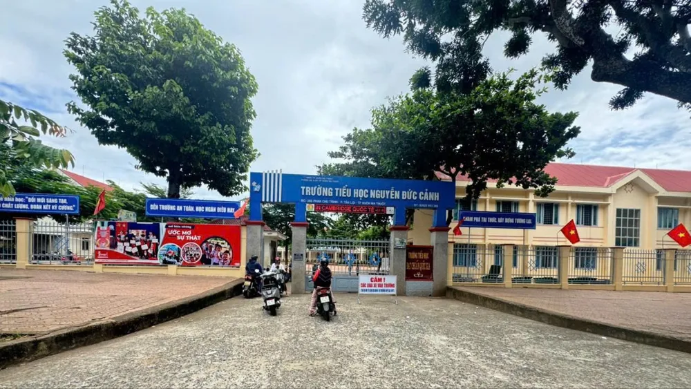 mùi thuốc trừ sâu.jpg