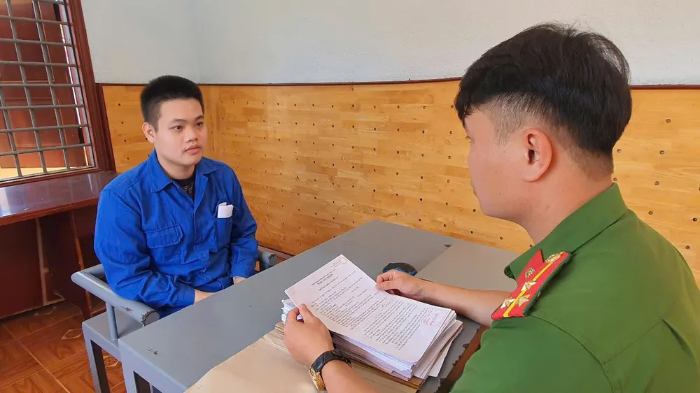 nổ súng bắn.jpg