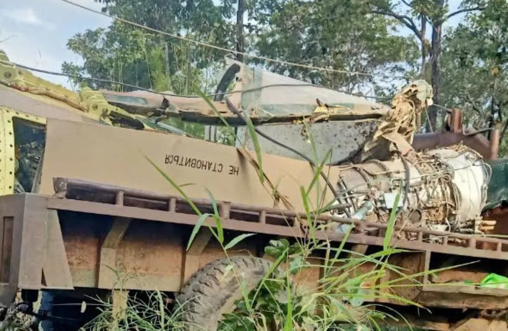 máy bay Yak-130-12.jpg