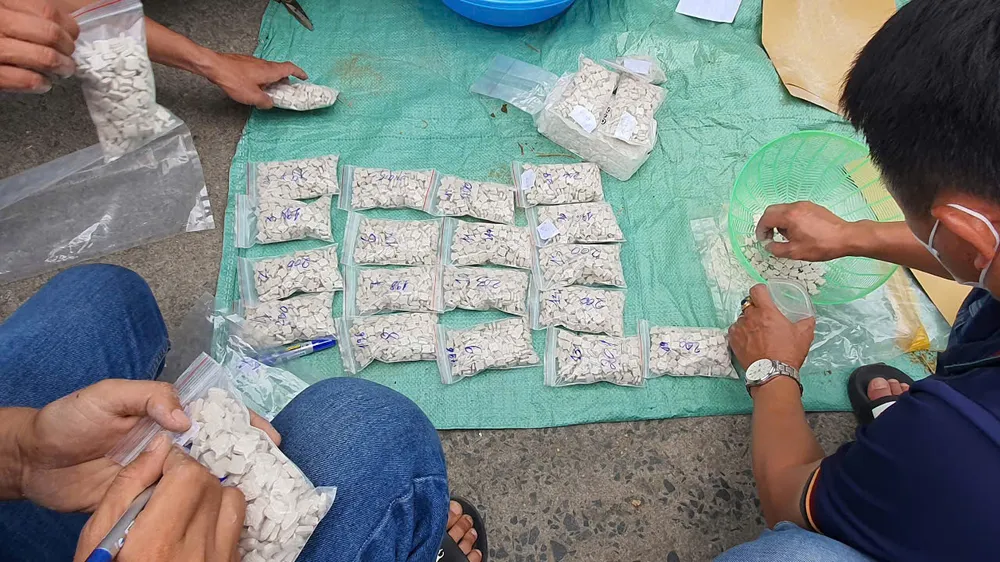 Số lượng lớn ma túy bị phát hiện. Ảnh: S.Đ Phát hiện vụ mua bán gần 5.000 viên thuốc lắc và 1 kg ma túy