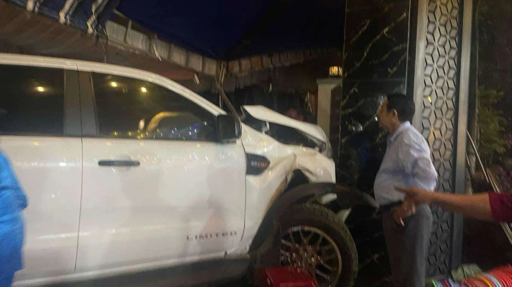 Ô TÔ BÁN TẢI.jpg