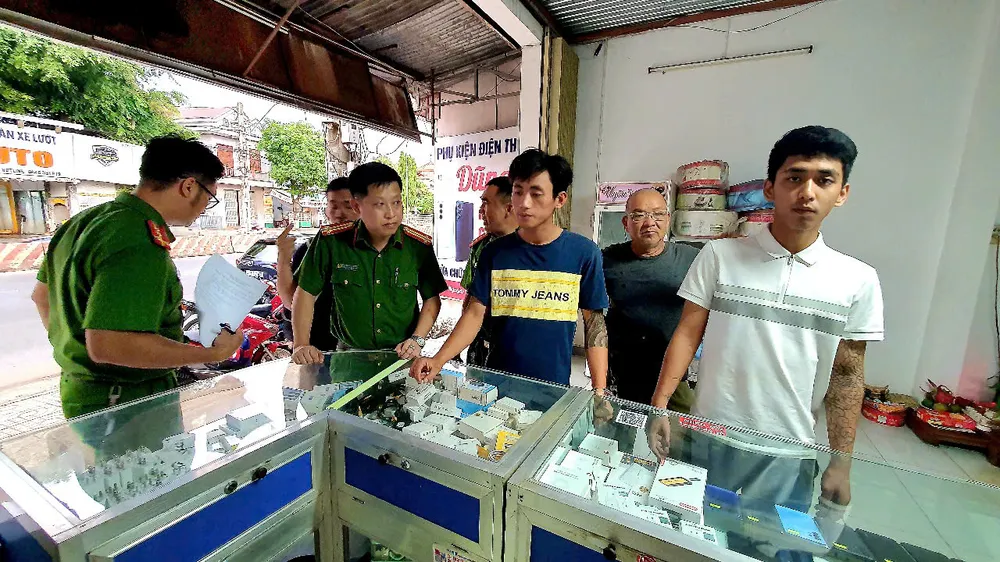 CƯỚP ĐIỆN THOẠI.jpg