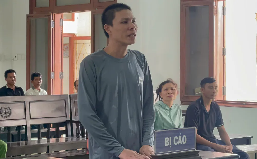 nhân viên chấm công.jpg