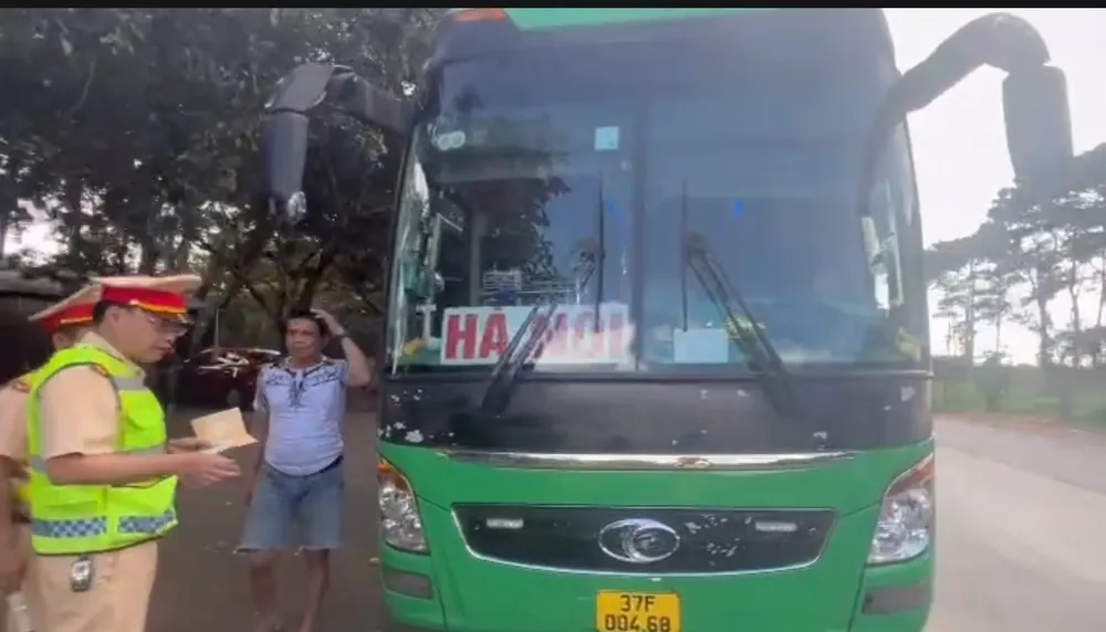 chủ xe khách 1.jpg