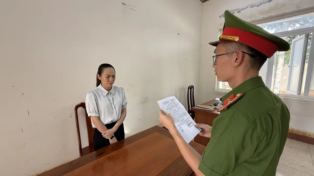 nữ tài xế 200.jpg