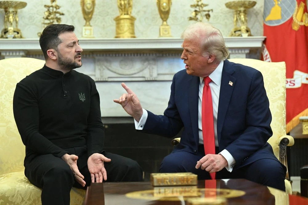 Tổng thống Mỹ Donald Trump (phải) và Tổng thống Ukraine Volodymyr Zelensky tại Nhà Trắng, thủ đô Washington, D.C (Mỹ) ngày 28-2. Ảnh: AFP chien-su-nga-ukraine-1.jpg
