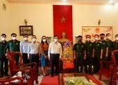 Đoàn đại biểu TP.HCM thăm, chúc tết bộ đội, y bác sĩ