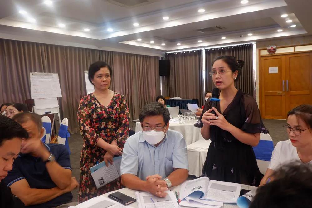 Bà Y Thắng, Phó trưởng Phòng Phổ biến, giáo dục pháp luật, Sở Tư Pháp TP.HCM trao đổi tại hội nghị. Ảnh: TRÚC PHƯƠNG Bà Y Thắng, Phó trưởng Phòng Phổ biến, giáo dục pháp luật, Sở Tư Pháp TP.HCM trao đổi tại hội nghị. Ảnh: TRÚC PHƯƠNG