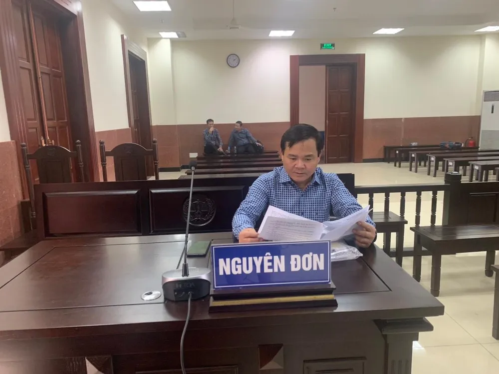 LS Đặng Đình Thịnh là người đại diện theo ủy quyền, đồng thời là LS bảo vệ quyền và lợi ích cho ông Thìn. Ảnh: TRÚC PHƯƠNG LS Đặng Đình Thịnh là người đại diện theo ủy quyền, đồng thời là LS bảo vệ quyền và lợi ích cho ông Thìn. Ảnh: TRÚC PHƯƠNG